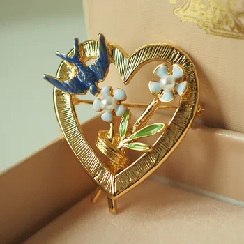 Elegantno Klasično Emajlirano cvetje srca v obliki luksuznih Broške Za Ženske Vintage Broška Zatiči Plašč Modni Nakit Dodatki